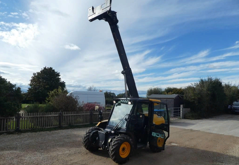 телескопические погрузчики JCB в России